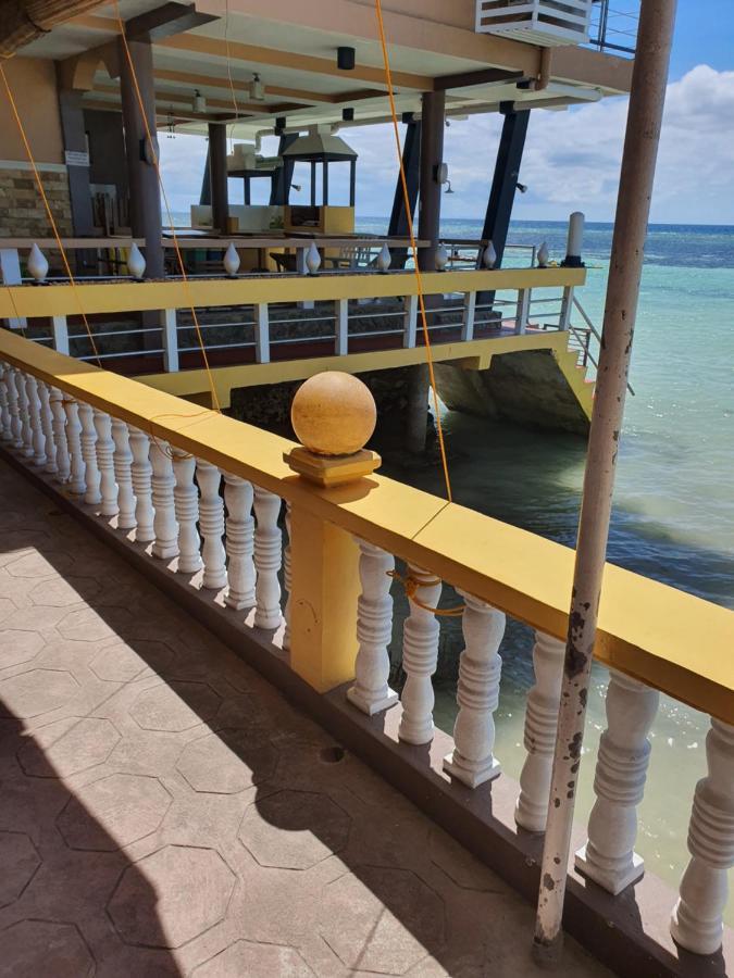 L&M Hearthstones Lodge Oslob Exterior foto